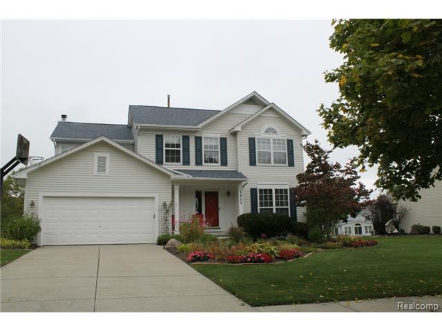 4957 Foothills Dr, Commerce Township, MI 48382 photo 1