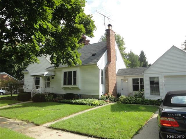 15604 Surrey St, Livonia, MI 48154 photo 1
