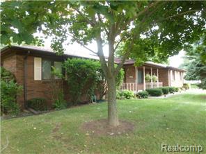 2063 Kingston Dr, Pinckney, MI 48169 photo 1