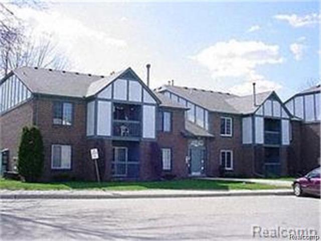 15242 Ashley Ct, Macomb, MI 48044 photo 1
