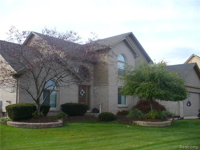 49897 Riverside Dr, Macomb, MI 48044 photo 1