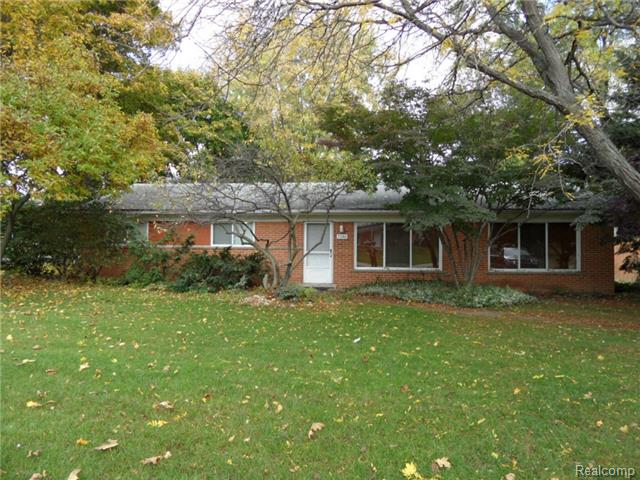 35246 Caryn St, Farmington, MI 48331 photo 1