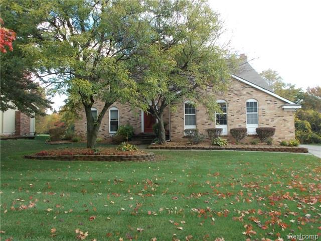 34540 Bunker Hill Dr, Farmington, MI 48331 photo 1