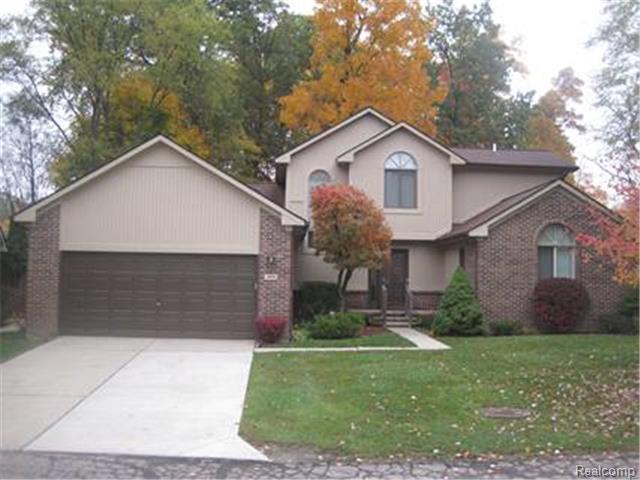 7470 Indianwood Trl, West Bloomfield, MI 48322 photo 1