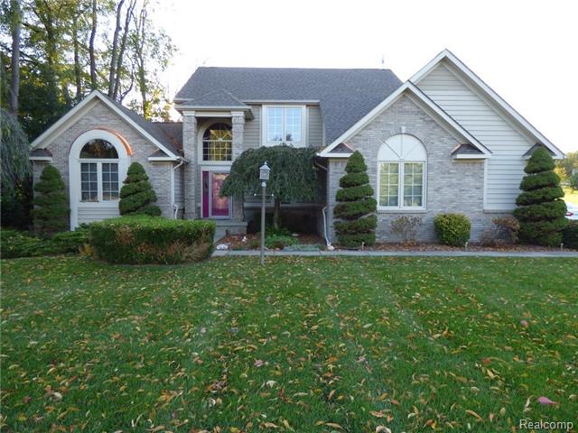 6489 Southampton Dr, Clarkston, MI 48346 photo 1