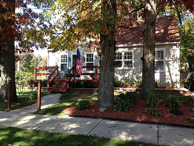 490 W Cambourne St, Ferndale, MI 48220 photo 1