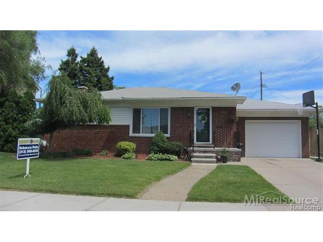 21425 Arrowhead St, Saint Clair Shores, MI 48082 photo 1