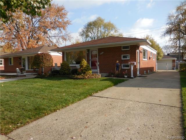 6612 N Vernon St, Dearborn Heights, MI 48127 photo 1