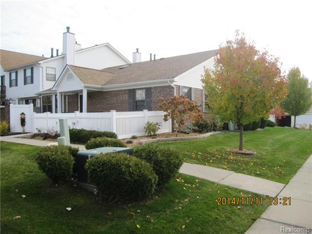 34779 E Marino Ct, New Baltimore, MI 48047 photo 1