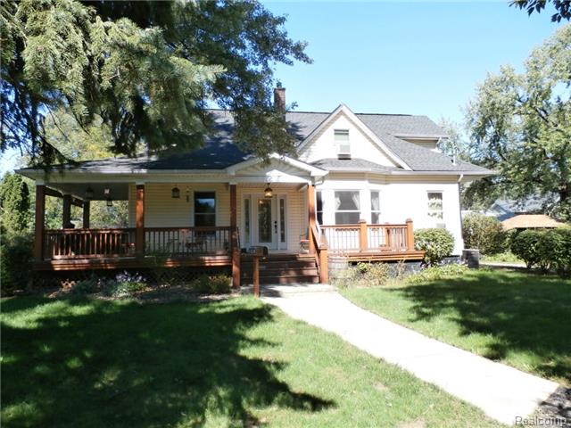 1528 Crooks Rd, Royal Oak, MI 48067 photo 1