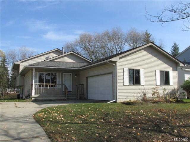 47 Chapman St, Pontiac, MI 48341 photo 1