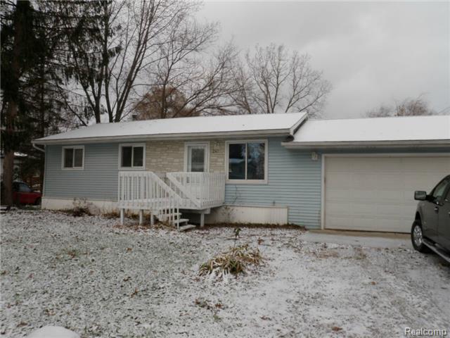 241 Arabelle St, Commerce Township, MI 48382 photo 1