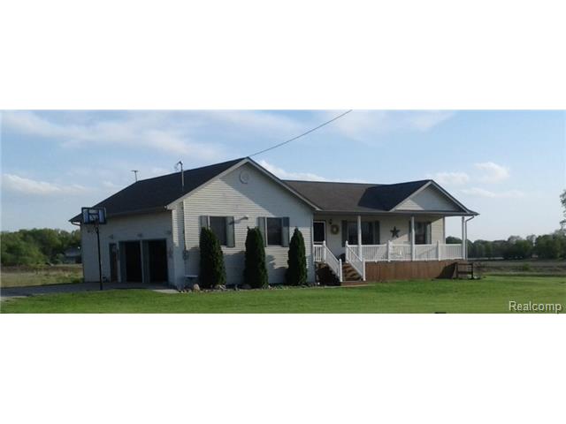 737 W Saint Charles Rd, Ithaca, MI 48847 photo 1