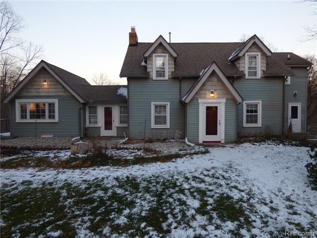 20707 Waltz Rd, New Boston, MI 48164 photo 1