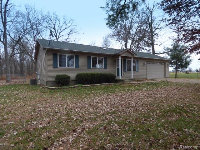 2220 Layton Rd, Fowlerville, MI 48836 photo 1