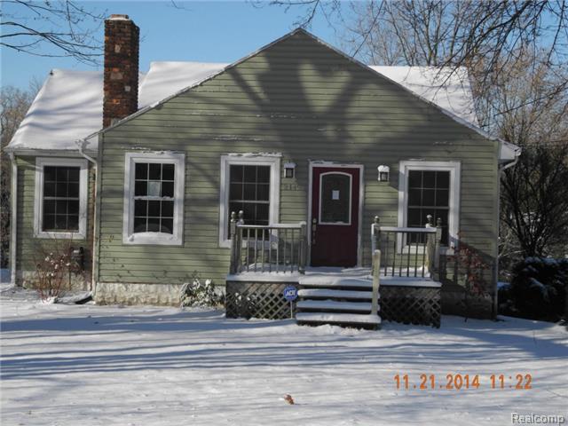 2149 Walnut Rd, Auburn Hills, MI 48326 photo 1
