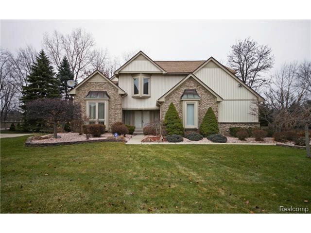 22204 Buckingham Dr, Farmington, MI 48335 photo 1