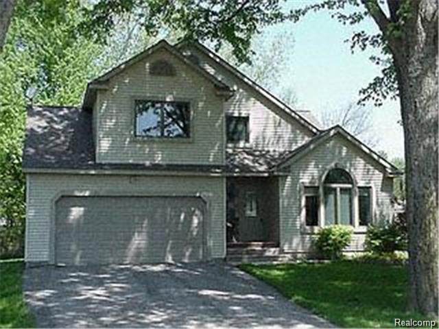 833 Miller Rd, Lake Orion, MI 48362 photo 1