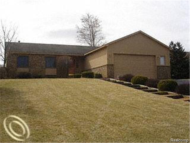 59707 Barkley Dr, New Hudson, MI 48165 photo 1