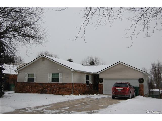 885 Devonshire Blvd, Brighton, MI 48116 photo 1