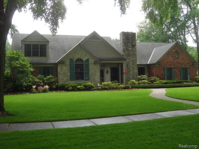 65 Lothrop Rd, Grosse Pointe, MI 48236 photo 1