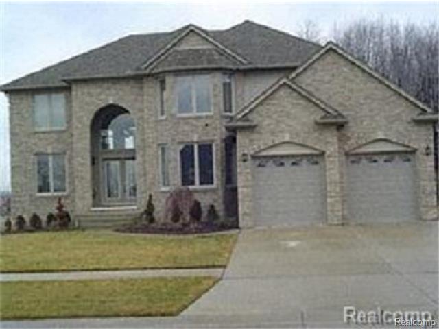 19729 Mapleton Dr, Macomb, MI 48044 photo 1