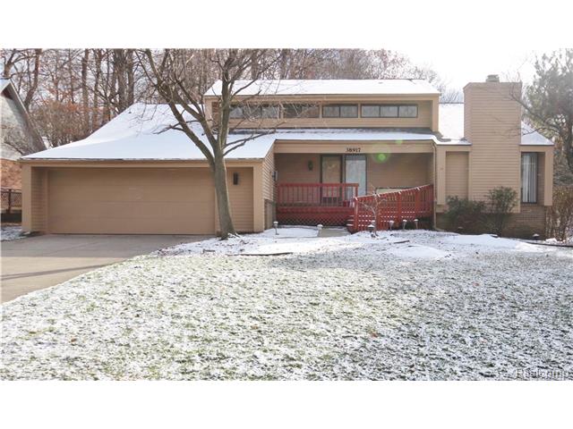 38917 Holsworth Ct, Farmington, MI 48331 photo 1