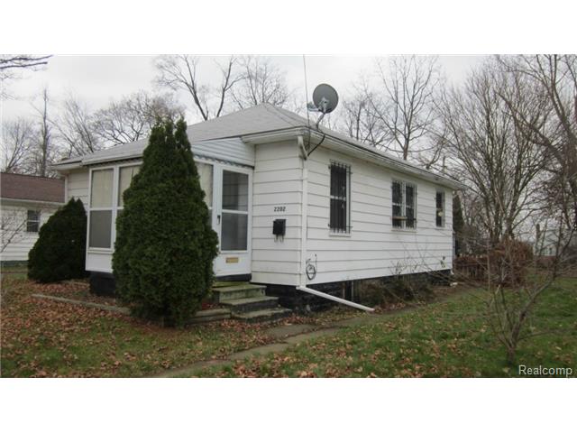 2202 Howard Ave, Flint, MI 48503 photo 1