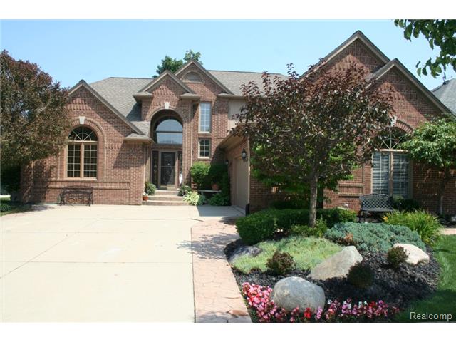 54010 Carnation Dr, Macomb, MI 48042 photo 1