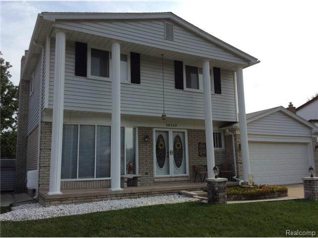 20249 Foxboro St, Riverview, MI 48193 photo 1