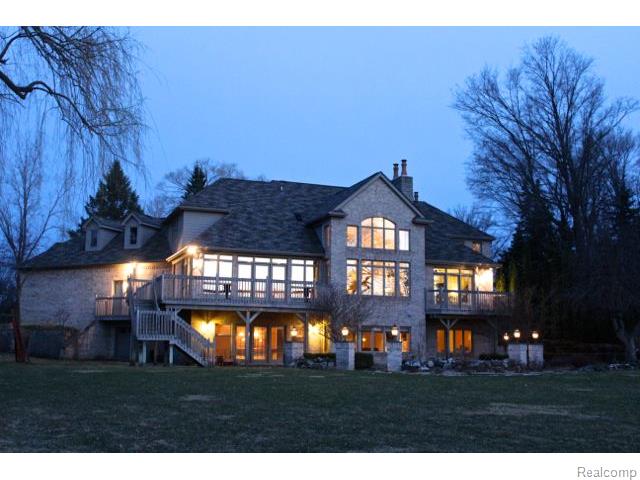 85 E Washington St, Clarkston, MI 48346 photo 1