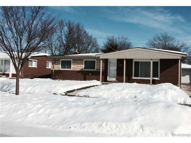 326 Lyons Dr, Troy, MI 48083 photo 1