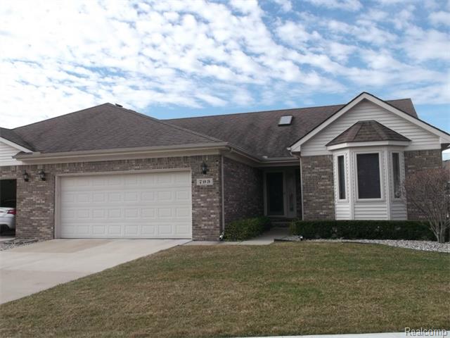 793 Snowbird Cir E, Saint Clair, MI 48079 photo 1