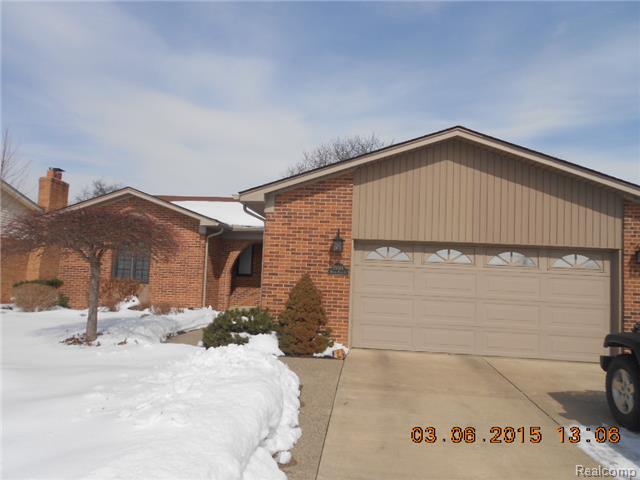 15501 Winterpark Dr, Macomb, MI 48044 photo 1
