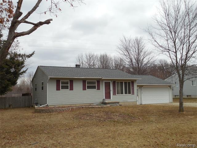 347 Park Ln, Linden, MI 48451 photo 1