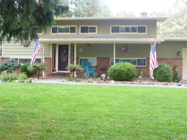 1852 Big Trail Rd, Walled Lake, MI 48390 photo 1