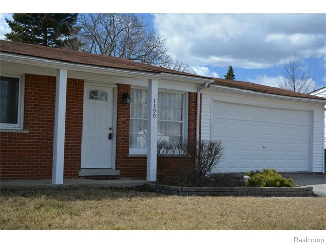 1390 Foreland Dr, Oxford, MI 48371 photo 1
