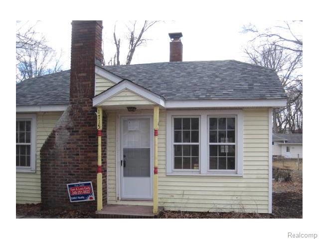 1715 Lyka, Commerce Township, MI 48382 photo 1
