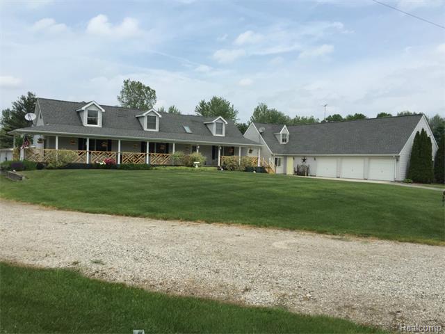 5220 Davis Rd, Saint Clair, MI 48079 photo 1