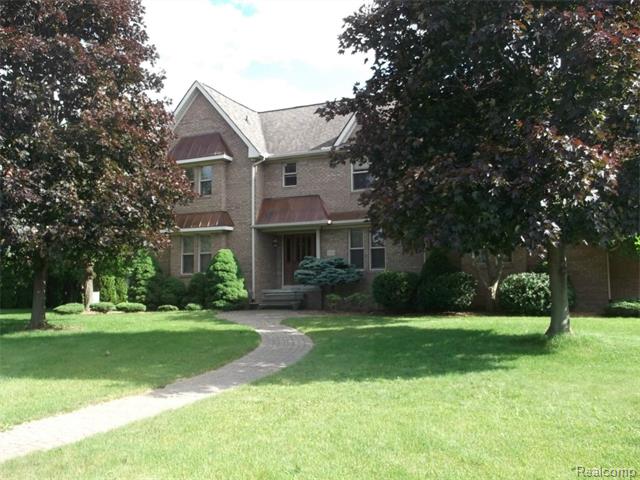 649 Gleneagles, Saint Clair, MI 48079 photo 1