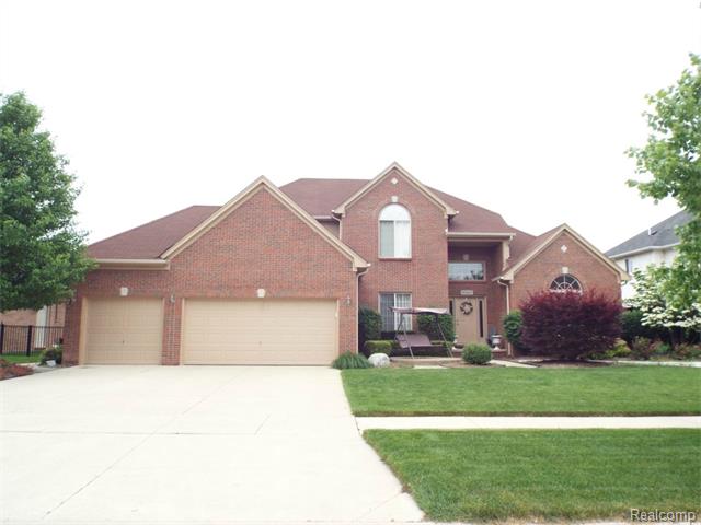 21517 Raintree Dr, Macomb, MI 48044 photo 1