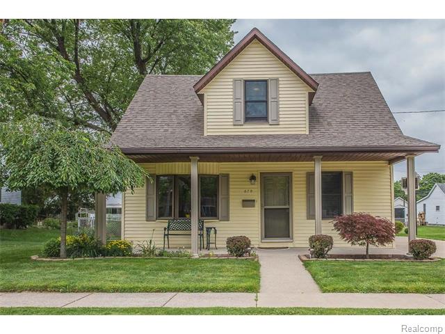 679 N 3rd St, Saint Clair, MI 48079 photo 1
