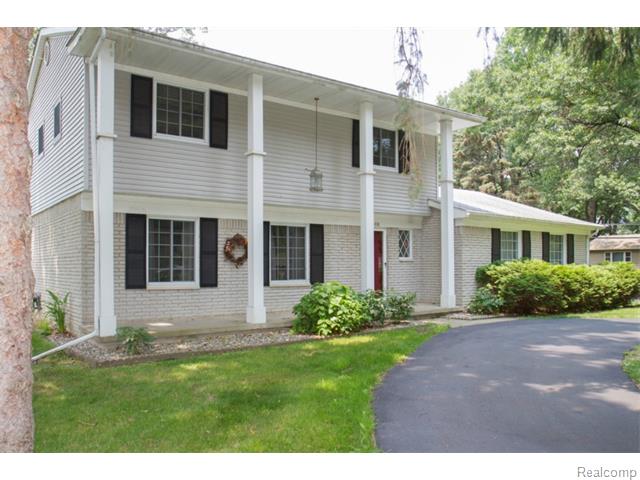 1908 Alsup Ave, Commerce Township, MI 48382 photo 1