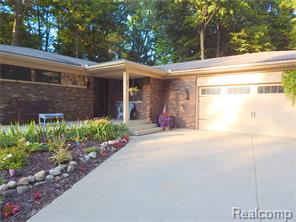 8420 Foster Rd, Clarkston, MI 48346 photo 1