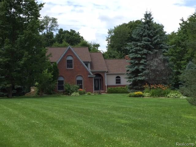 4833 Clements Cir, Howell, MI 48855 photo 1