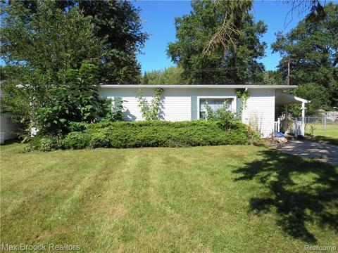 486 Dixie Blvd, Algonac, MI 48001 photo 1