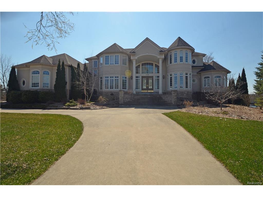 3439 E Commerce Rd, Commerce Township, MI 48382 photo 1