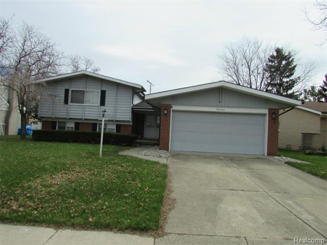 30550 Cedars Dr, Warren, MI 48093 photo 1