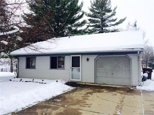 6089 Ashland St, Commerce Township, MI 48382 photo 1