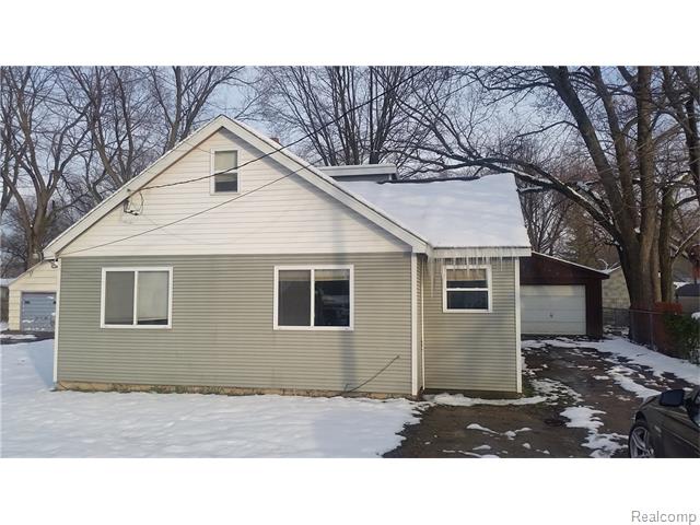 2105 Lambden Rd, Flint, MI 48532 photo 1